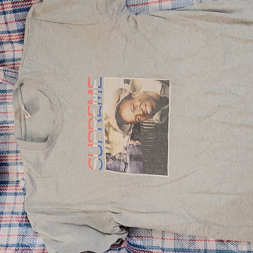 Supreme tee